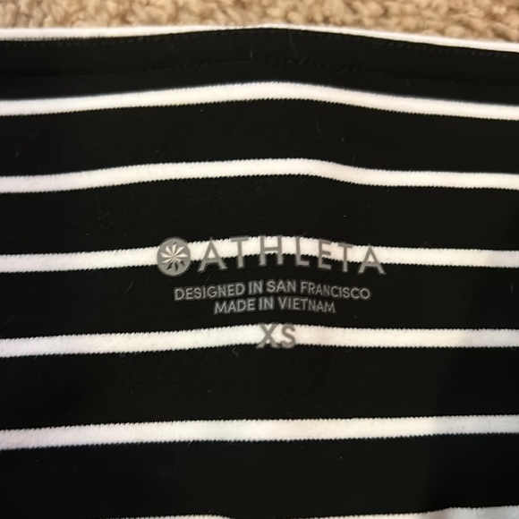 Athleta cropped leggings - Picture 2 of 4